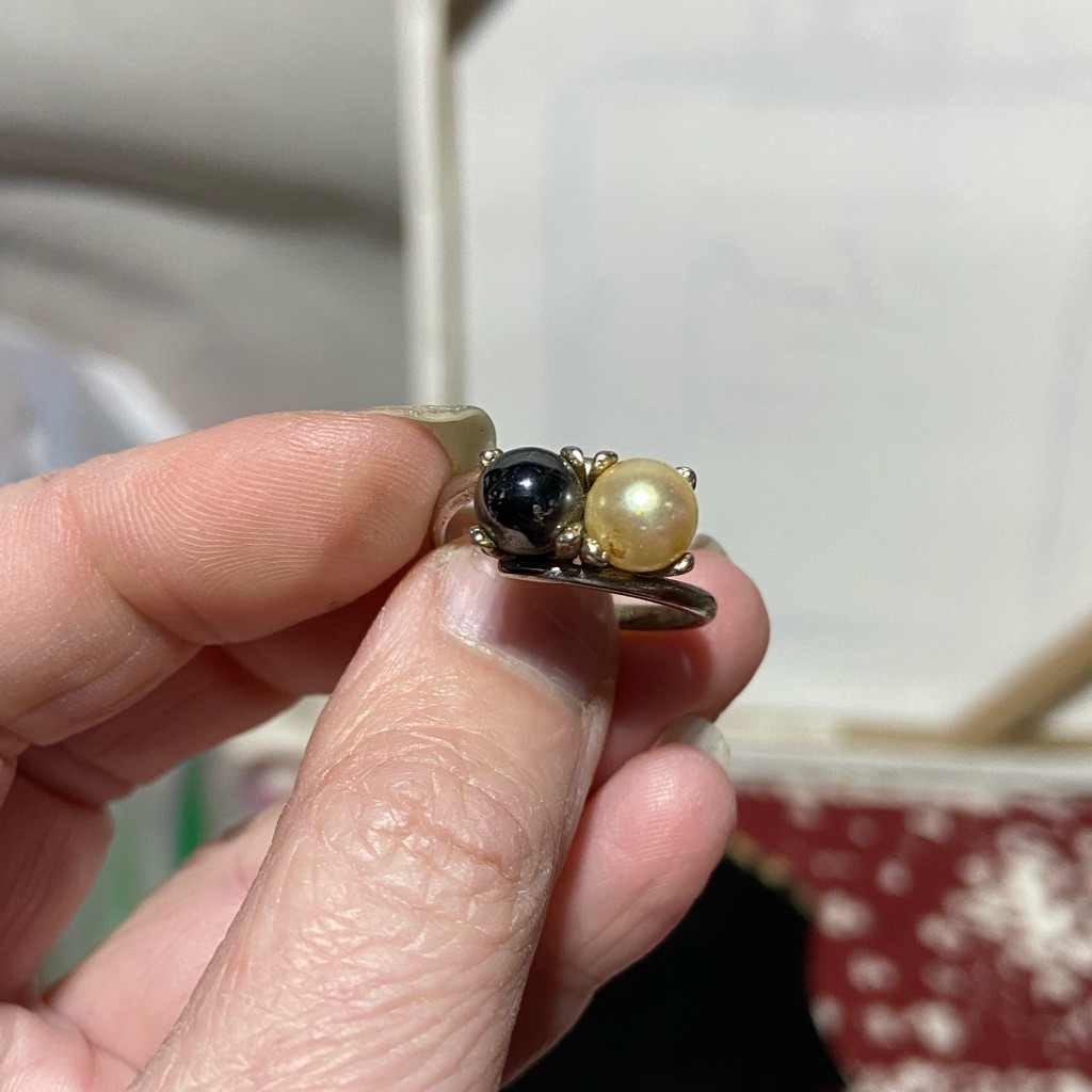 Vintage Sterling Celebrity Double Faux Pearl Ring 50$